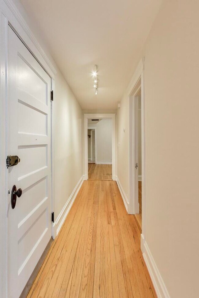 Foto del edificio - 4002 N Hermitage Ave