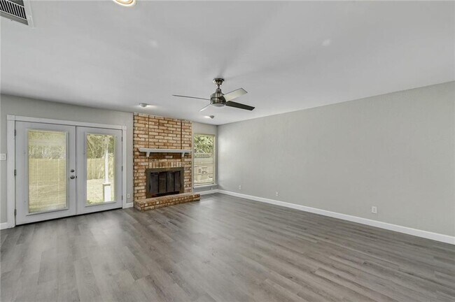 Building Photo - 906 Cactus Dr