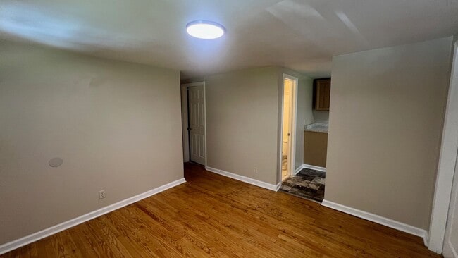 Building Photo - Affordable 2 Bedroom in Mount Pleasant