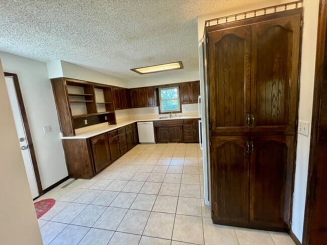 Foto del edificio - 3839 N Stewart Ave