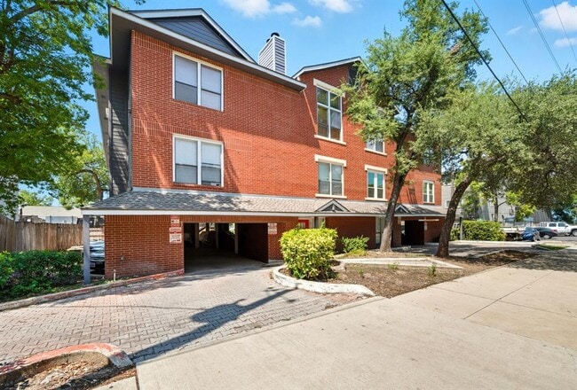 Building Photo - 2804 Rio Grande St