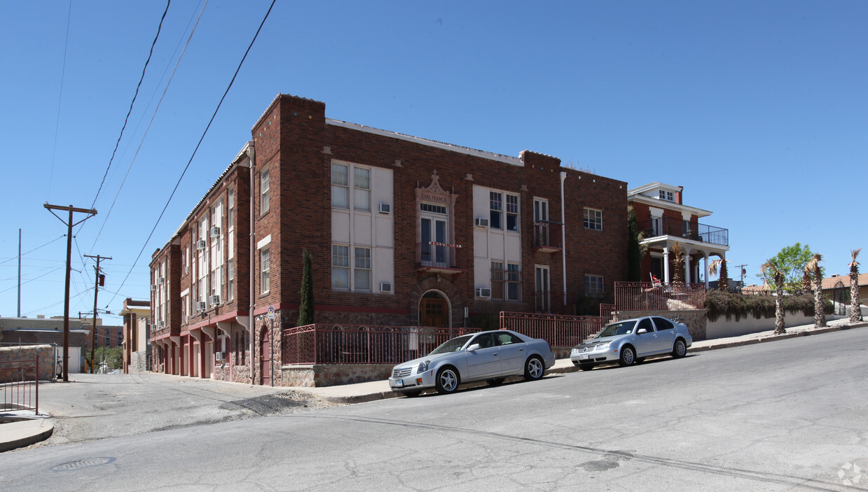 Building Photo - Earl-Francis