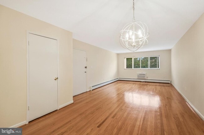 Building Photo - 6 B Leadbeater St