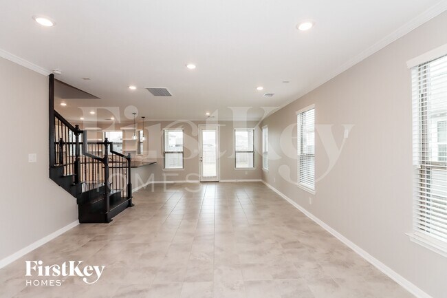 Foto del edificio - 16550 Bouldgreen St