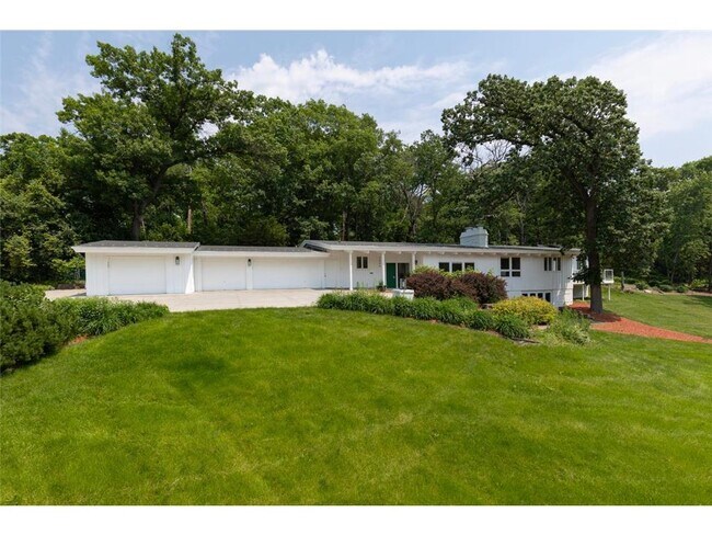 Foto del edificio - 1345 Fairlawn Way