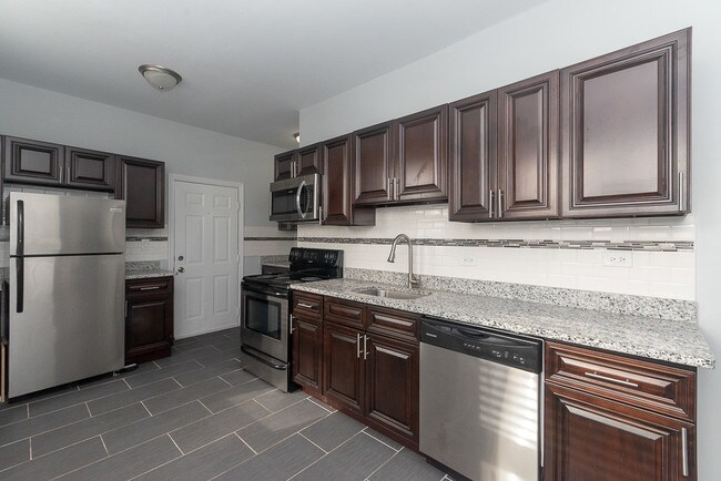 Foto del edificio - 3637 W Dickens Ave