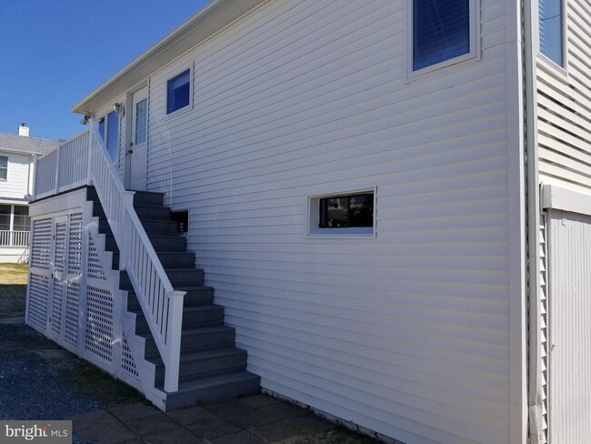 Building Photo - 287 Bay Ave