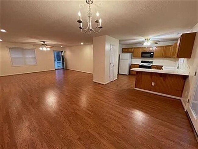 Foto del edificio - 5021 Mrs Fuller Rd