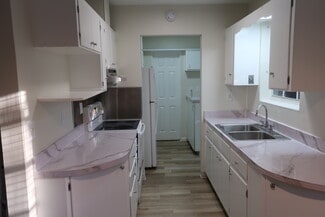 Building Photo - 217 SW 11th Ct