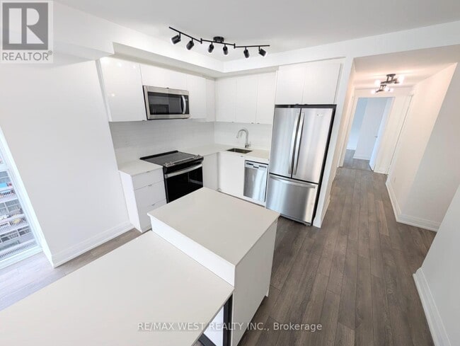 Photo du bâtiment - 1461 Lawrence Ave W