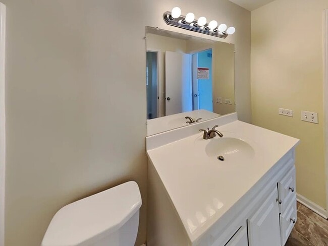 Foto del edificio - 852 Carnoustie Ct