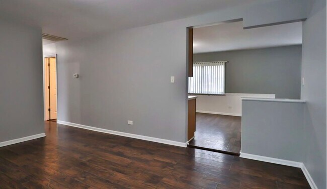 Foto del edificio - Charming 4-Bedroom Ranch in Sauk Village