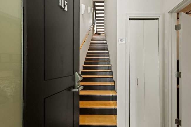 Foto del edificio - Pearl District Townhome