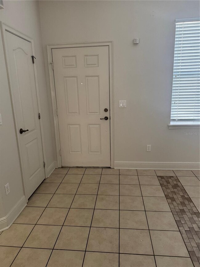 Foto del edificio - 12976 Borland St