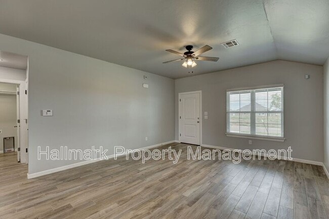 Foto del edificio - 642 Juniper St