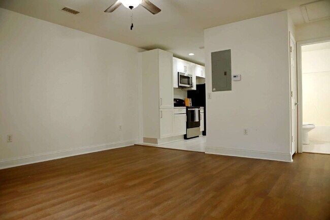 Building Photo - Cocoa Duplex