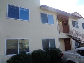 Building Photo - 1332 Hobart Dr