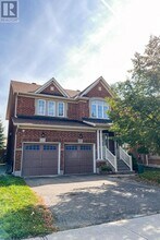 Building Photo - 104 Crown Victoria Dr