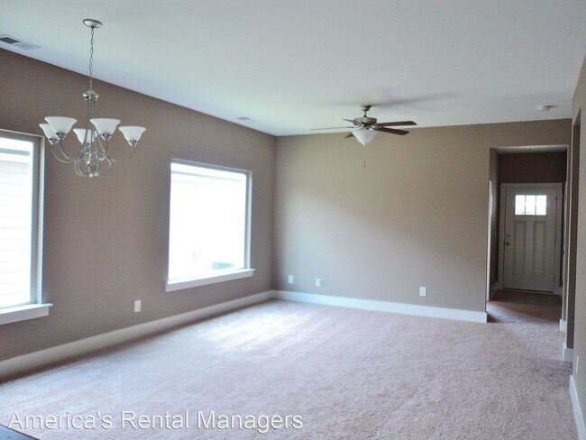 Building Photo - 3 br, 2 bath House - 860 Kent Drive