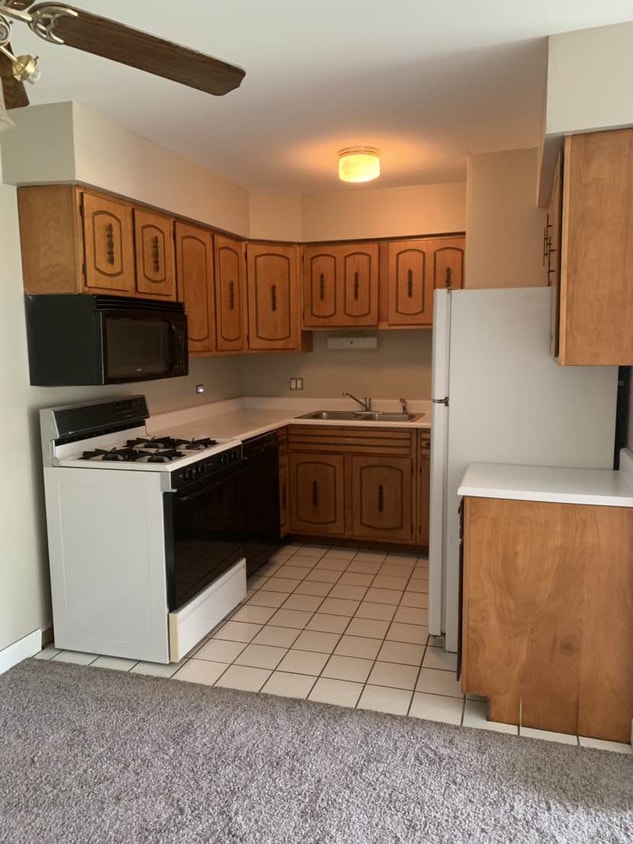 960 Westmoreland Dr Unit 4, Vernon Hills, IL 60061 Room for Rent in Vernon Hills, IL
