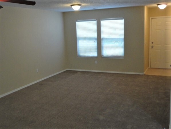 Foto del edificio - 1232 Maple Meadows Dr NE