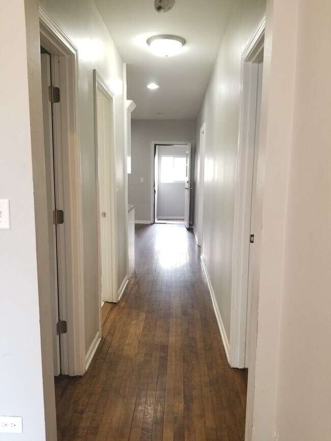 Building Photo - 2465 W 46th St