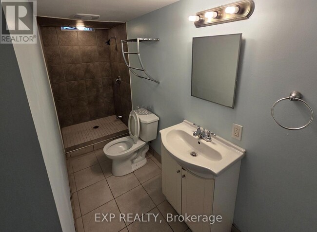 Building Photo - 384 Flagstone Way
