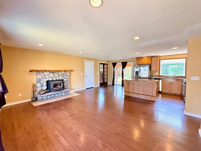 Building Photo - Updated 3BR Rambler | RV/Boat Parking | Gardener’s Backyard