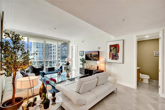 Foto del edificio - 18101 Collins Ave