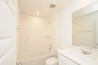 Building Photo - 1410 Island Grove Dr