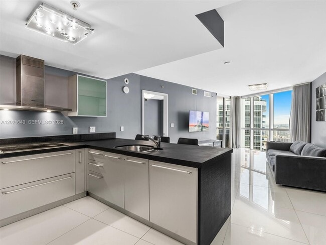Building Photo - 18201 Collins Ave