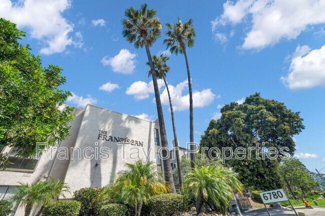 Foto del edificio - 6780 Friars Rd