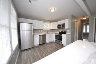 Building Photo - 502 S Linn Ave