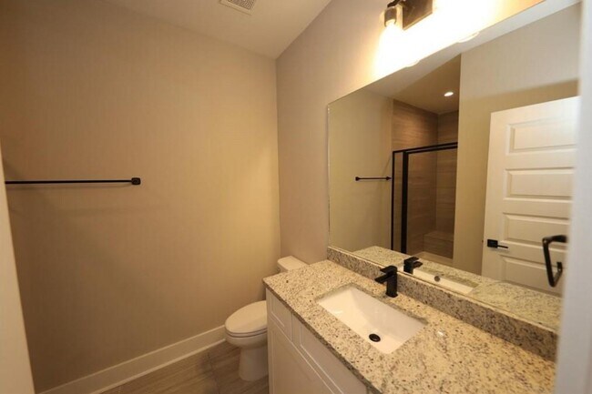 Foto del edificio - 16610 Oasis Mdw Ln