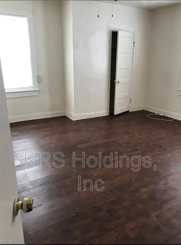 Building Photo - 862 Rugby St