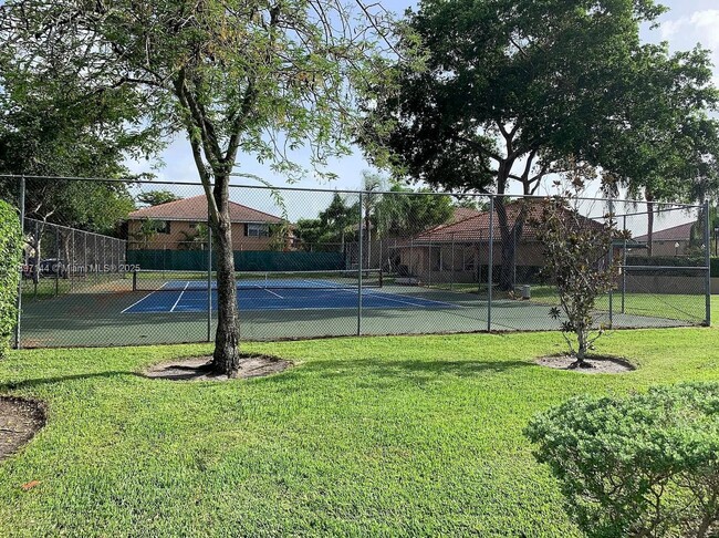 Foto del edificio - 10337 NW 8th St