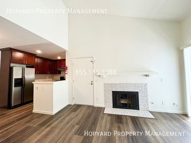 Building Photo - 3663 Oakwood Terrace