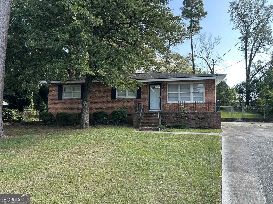 Foto principal - 1548 Cambridge Dr