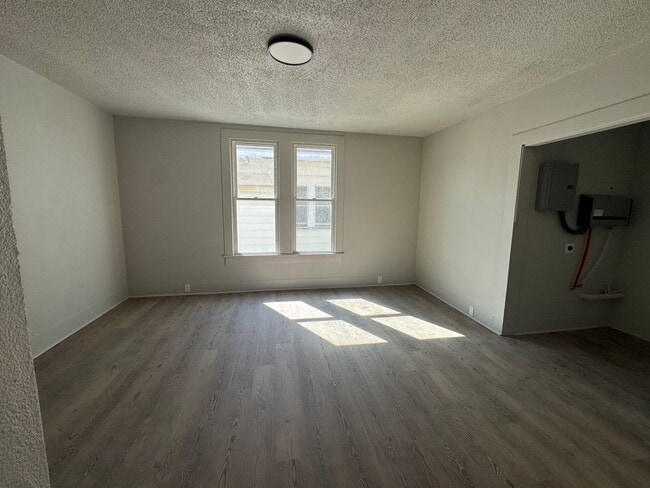 Building Photo - Washington Duplex