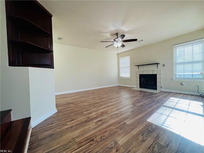 Foto del edificio - 12904 Daybreak Cir