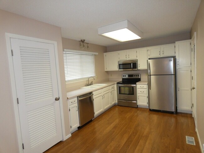Building Photo - Great location 6210 NW 82nd Ter- Great Tow...
