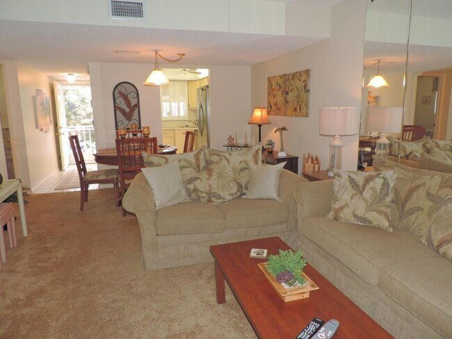 Building Photo - 18081 SE Country Club Dr