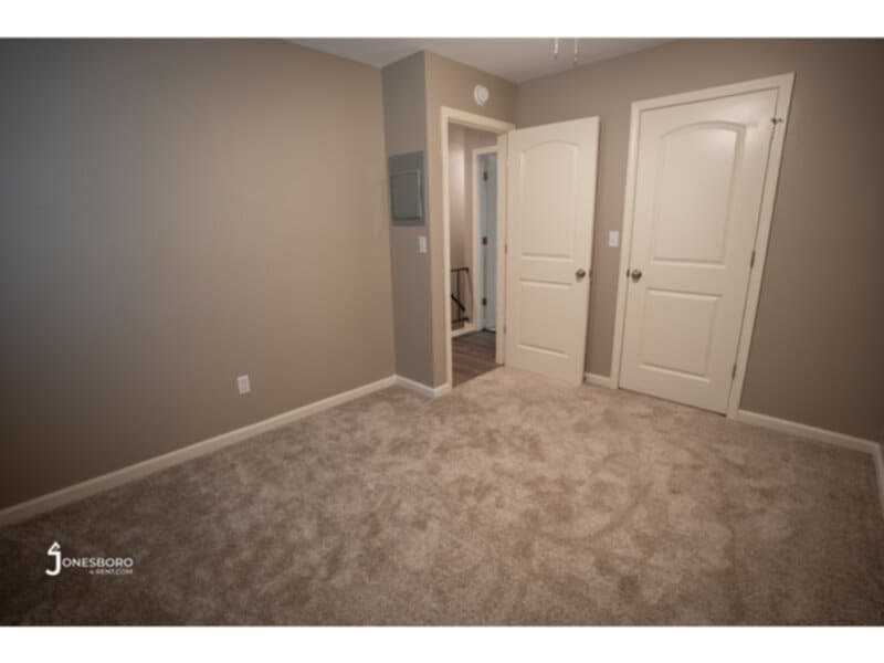 Building Photo - Forest Home Townhouses - NEWLY RENOVATED - Gas Included