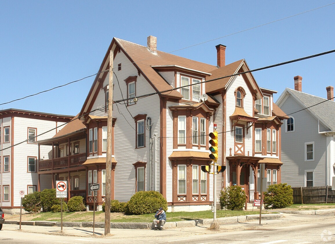 Primary Photo - 332 Hanover St