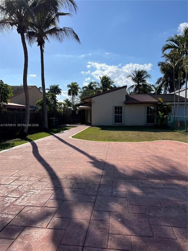 Foto del edificio - 158 SW 96th Ct