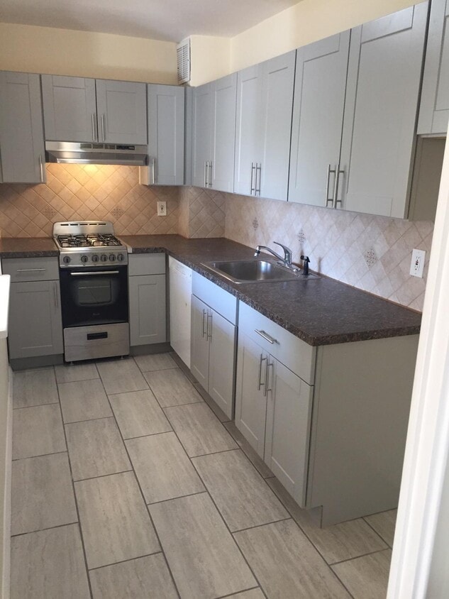 kitchen - 25 Grand Ave