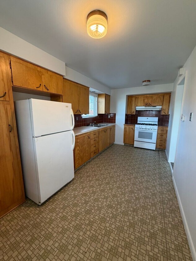Foto del edificio - Newly Renovated - 1 Bedroom, 1 Bathroom Apartment - Located near Sky Lakes and Oregon Tech!
