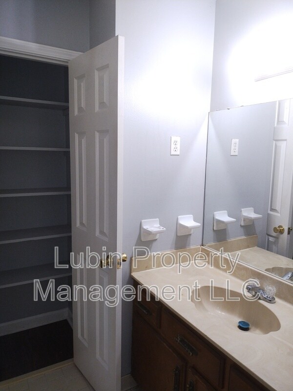 Building Photo - 5957 Beauvoir Dr