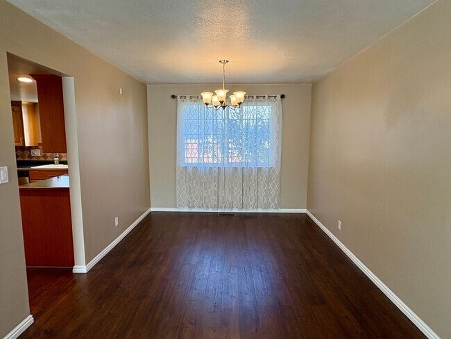 Building Photo - 1453 E Vintry Cir