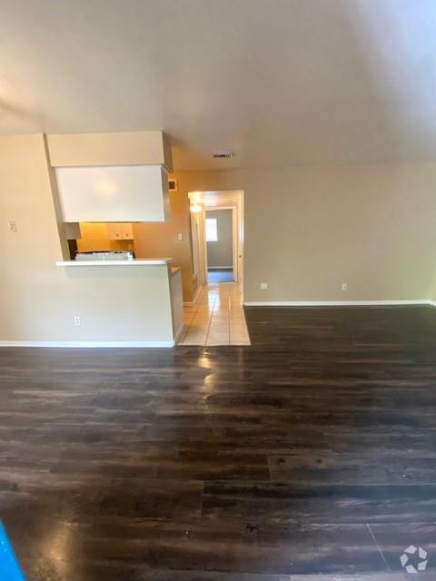 Building Photo - 3206 Lobit Dr